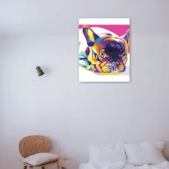 Kleurrijke Franse bulldog als sfeerimpressie aan de muur