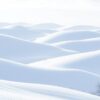 Winterse heuvels in zachte lijnen